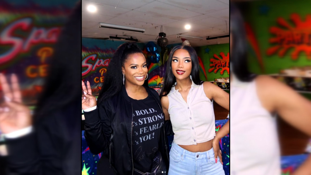 Riley and Kandi pose together.